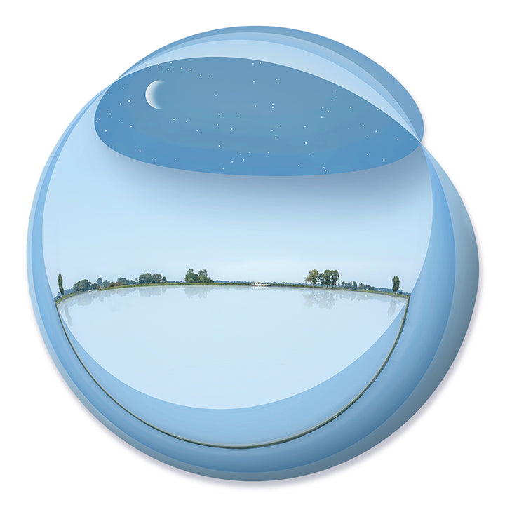 Terra Waramuni, a surreal planet-like landscape with horizon reflection and night sky by Lisette Huizenga